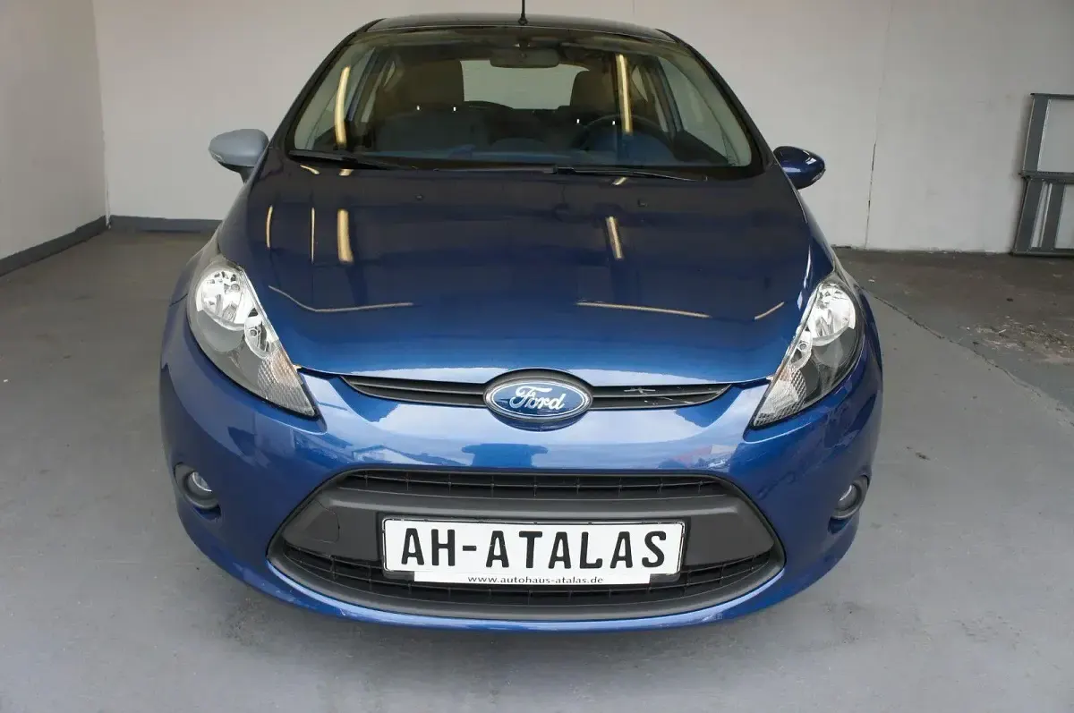 Gebraucht Ford Fiesta Titanium 82 PS (60 kW) 2010 Blau Limousine