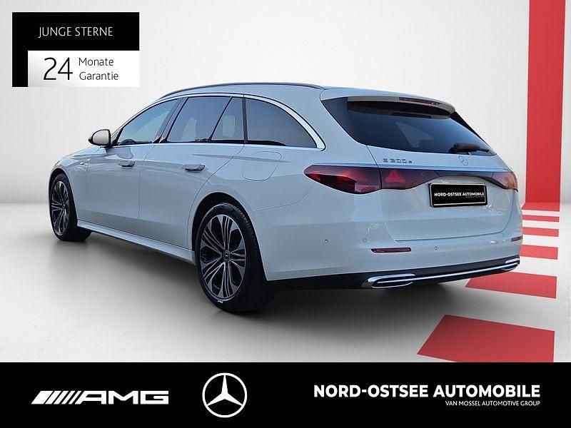 Gebraucht Mercedes E300 Advanced 204 PS (150 kW) 2024 Unilack polarweiß Kombi