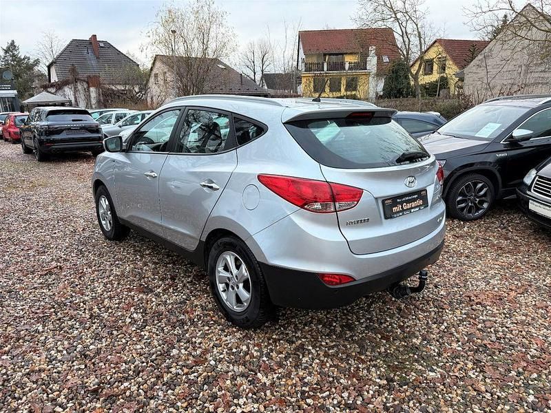 Gebraucht Hyundai ix35 Premium 163 PS (119 kW) 2011 Silber SUV