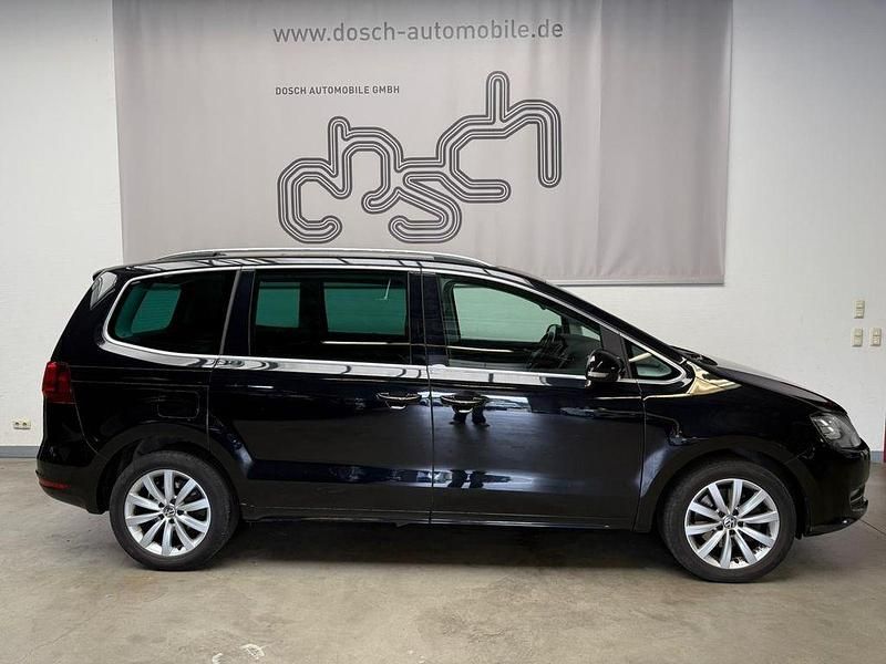 Gebraucht VW Sharan Highline 150 PS (110 kW) 2018 Deep black perleffekt Van / Kleinbus