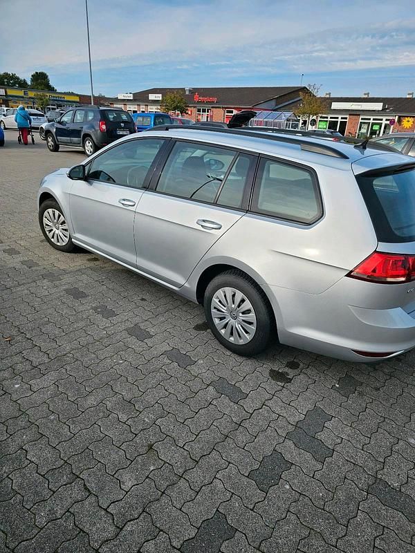 Grau Gebraucht 2016 VW Golf VII Kombi | 6.800 € (Teuer) - Bild 1/4