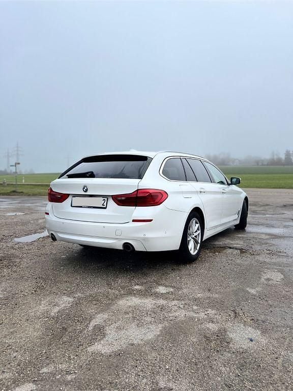 Gebraucht BMW 530 265 PS (194 kW) 2019 Weiß Kombi