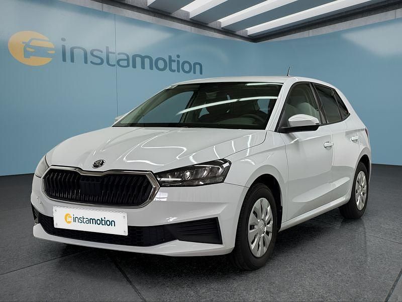 Weiß Gebraucht 2022 Skoda Fabia Kleinwagen | 16.099 € (Fairer Preis) - Bild 1/4