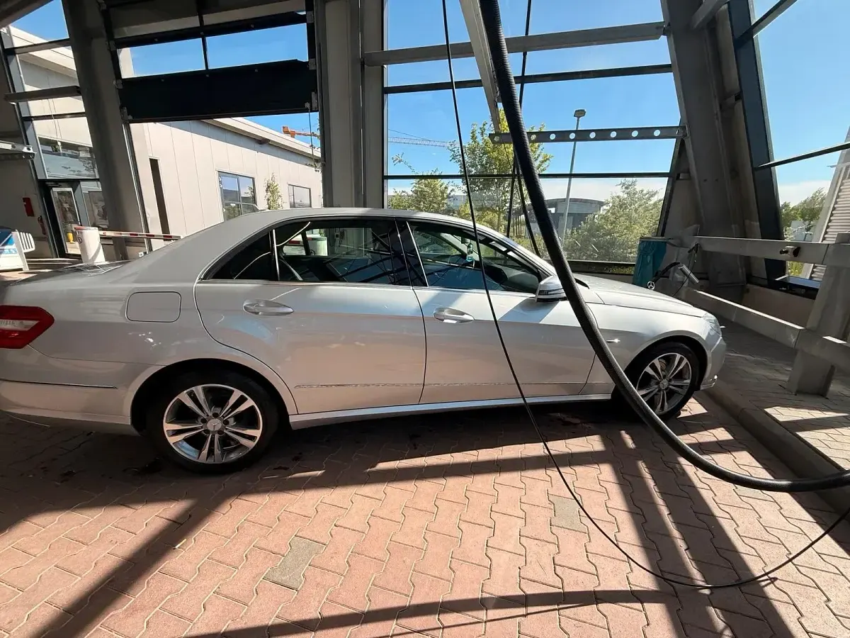 Second-hand Mercedes E250 204 CP (150 kW) 2009 Argintiu Berlinǎ
