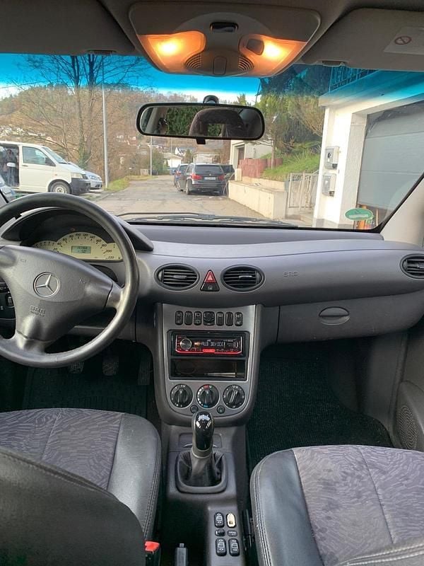 Silber Gebraucht 2004 Mercedes A160 Limousine | 800 € - Bild 1/4