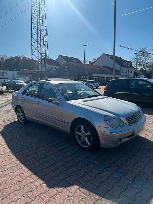 Gebraucht Mercedes C200 163 PS (119 kW) 2004 Silber Limousine