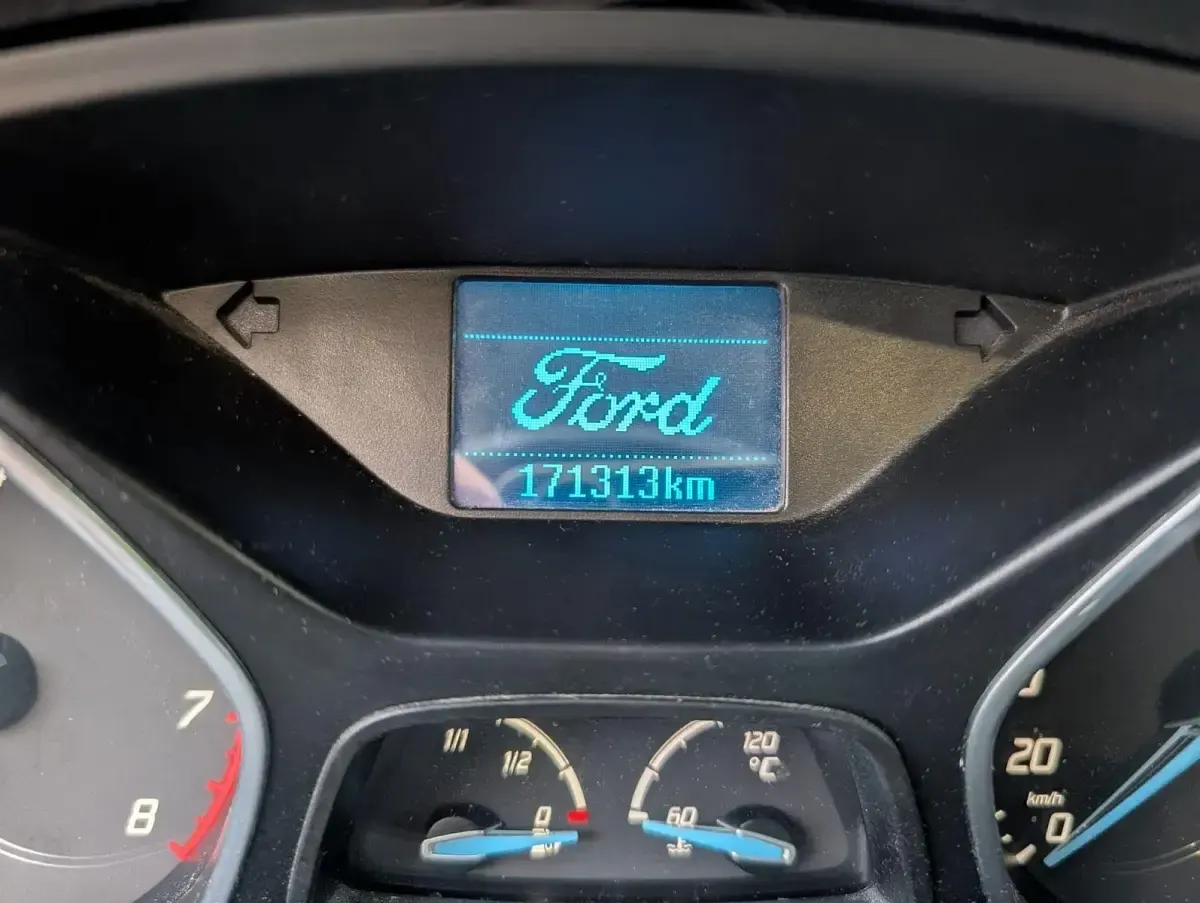 Gebraucht Ford Focus Trend 105 PS (77 kW) 2011 Schwarz Limousine