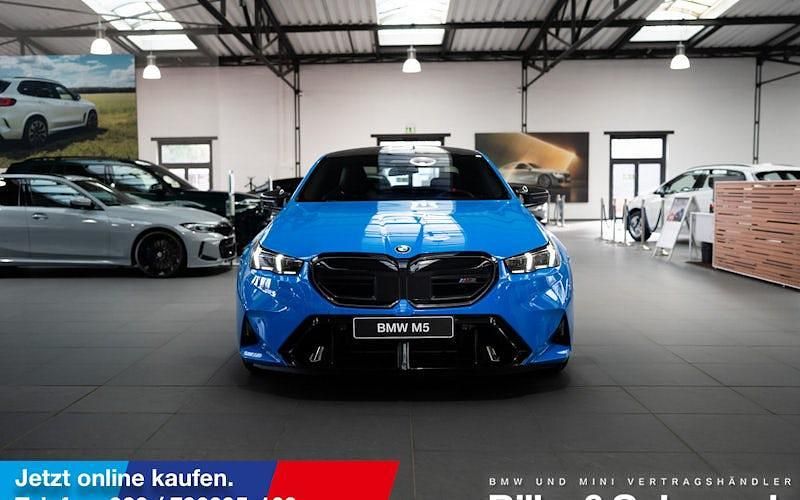 Neu BMW M5 727 PS (534 kW) 2025 Blau Limousine