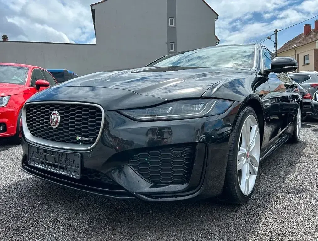 Gebraucht Jaguar XE R-Dynamic 179 PS (131 kW) 2020 Schwarz Limousine