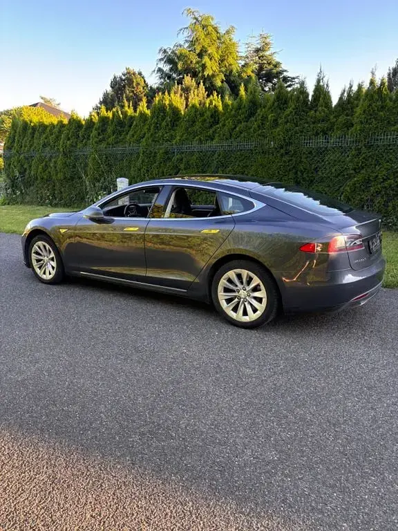 Gebraucht Tesla Model S 309 kW (421 PS) 2015 Grau Kleinwagen