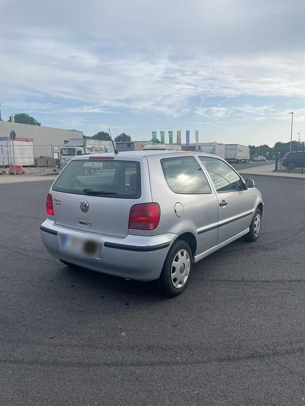 Gebraucht VW Polo 60 PS (44 kW) 2001 Silber Kleinwagen