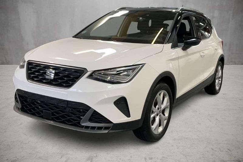 Candyweiß Gebraucht 2024 Seat Arona FR SUV | 22.790 € (Fairer Preis) - Bild 1/4