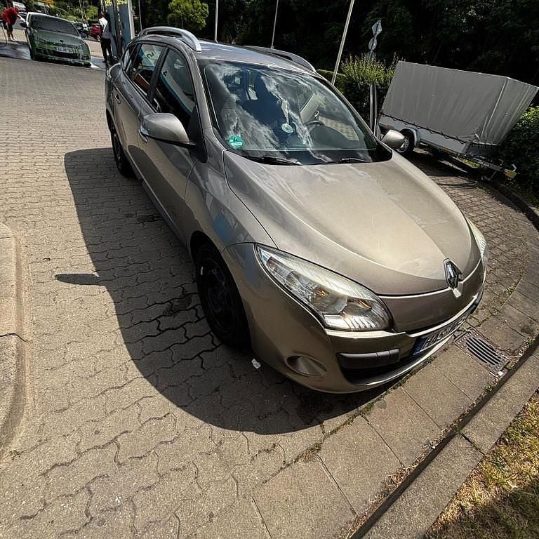 Gebraucht Renault Mégane III Dynamique 131 PS (96 kW) 2010 Beige Limousine
