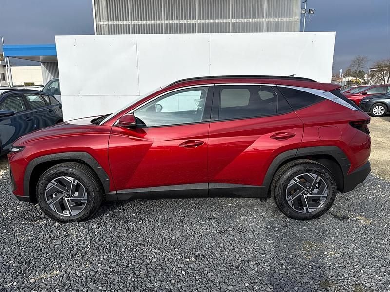Neu Hyundai Tucson Style 150 PS (110 kW) 2025 Ultimate red r1p SUV
