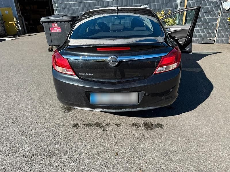 Gebraucht Opel Insignia 140 PS (102 kW) 2009 Schwarz Limousine
