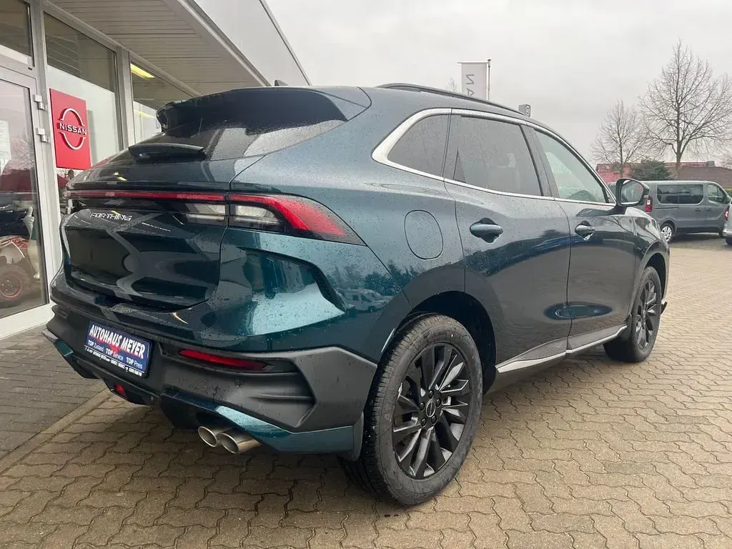 Neu DFSK Forthing 5 177 PS (130 kW) 2026 Grün SUV