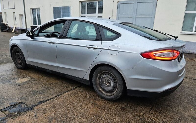 Gebraucht Ford Mondeo 150 PS (110 kW) 2017 Silber Limousine