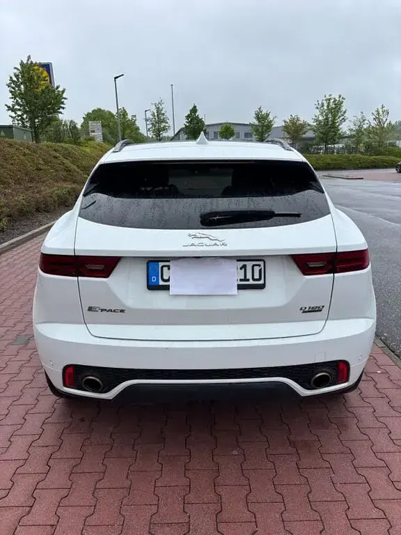 Begagnad Jaguar E-Pace R-Dynamic 179 HK (131 kW) 2018 Vit SUV