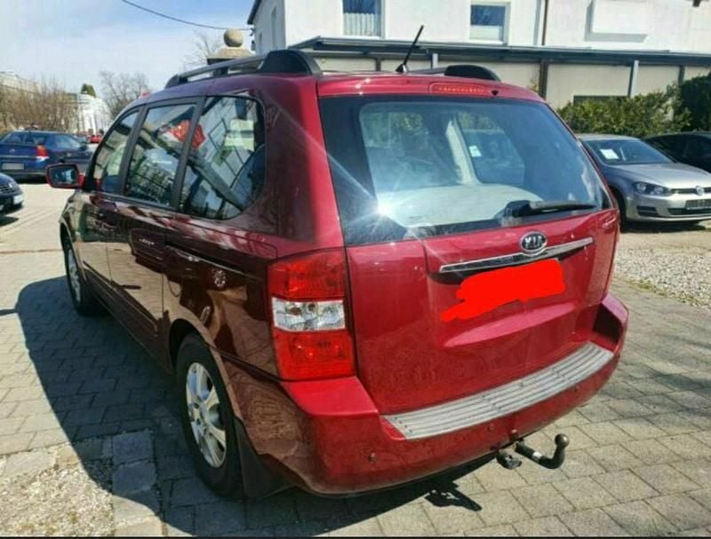 Gebraucht Kia Carnival 185 PS (136 kW) 2009 Rot Van / Kleinbus
