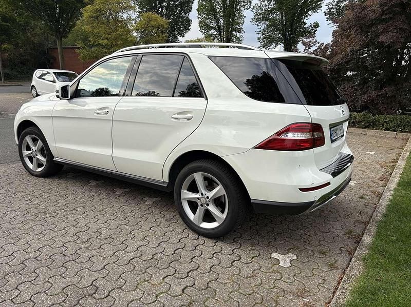 Gebraucht Mercedes ML350 258 PS (189 kW) 2012 Weiß SUV