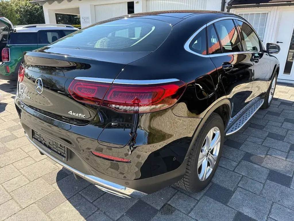 Gebraucht Mercedes GLC300de AMG 306 PS (225 kW) 2021 Schwarz Coupé