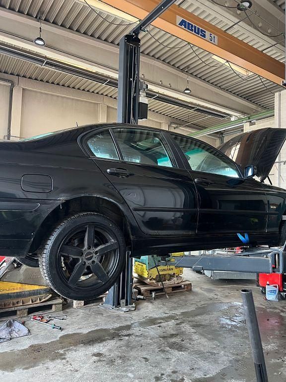 Gebraucht BMW 320 Sport Line 150 PS (110 kW) 2000 Schwarz Limousine