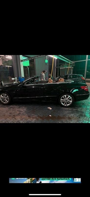 Gebraucht Mercedes E200 184 PS (135 kW) 2010 Schwarz Cabrio