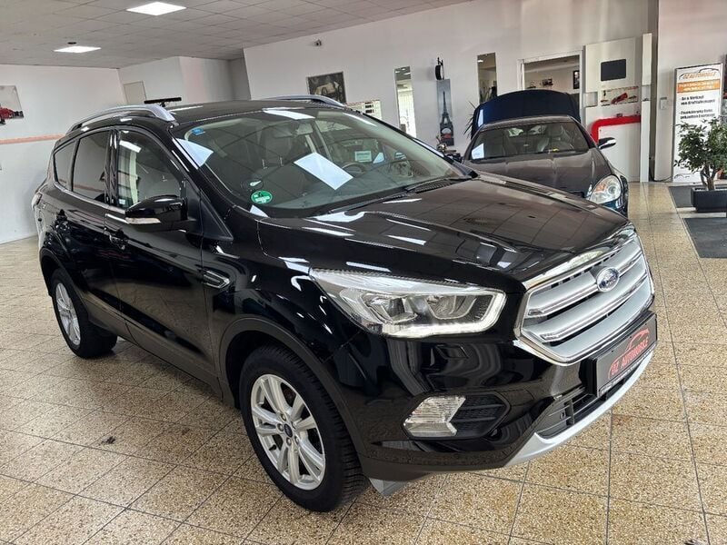 Schwarz Gebraucht 2019 Ford Kuga Cool & Connect SUV | 14.950 € (Superpreis) - Bild 1/4