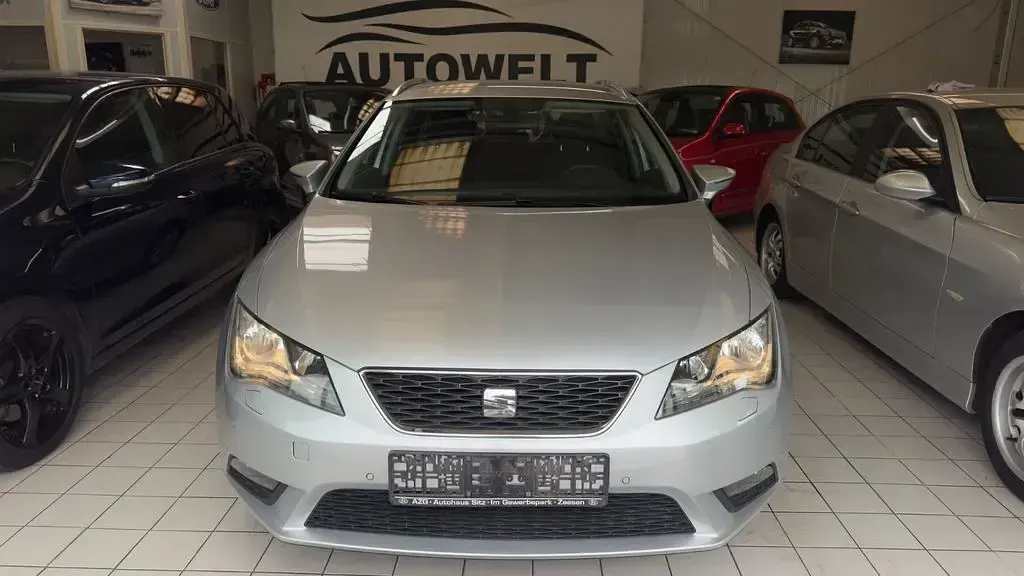 Gebraucht Seat Leon ST Style 110 PS (80 kW) 2015 Eissilber/estrella silver Kombi