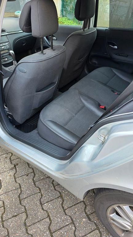 Gebraucht Renault Laguna GrandTour Initiale 170 PS (125 kW) 2005 Silber Kombi