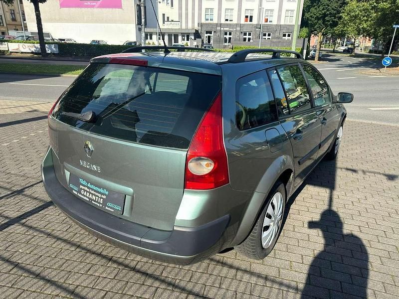 Gebraucht Renault Mégane GrandTour Expression 113 PS (83 kW) 2003 Kupfergrün Kombi
