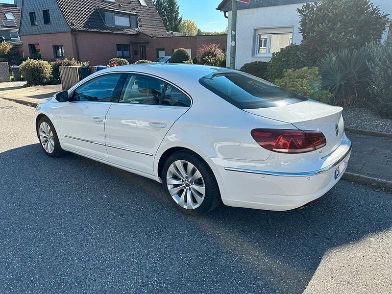 Weiß Gebraucht 2012 VW CC Limousine | 14.990 € (Fairer Preis) - Bild 1/4