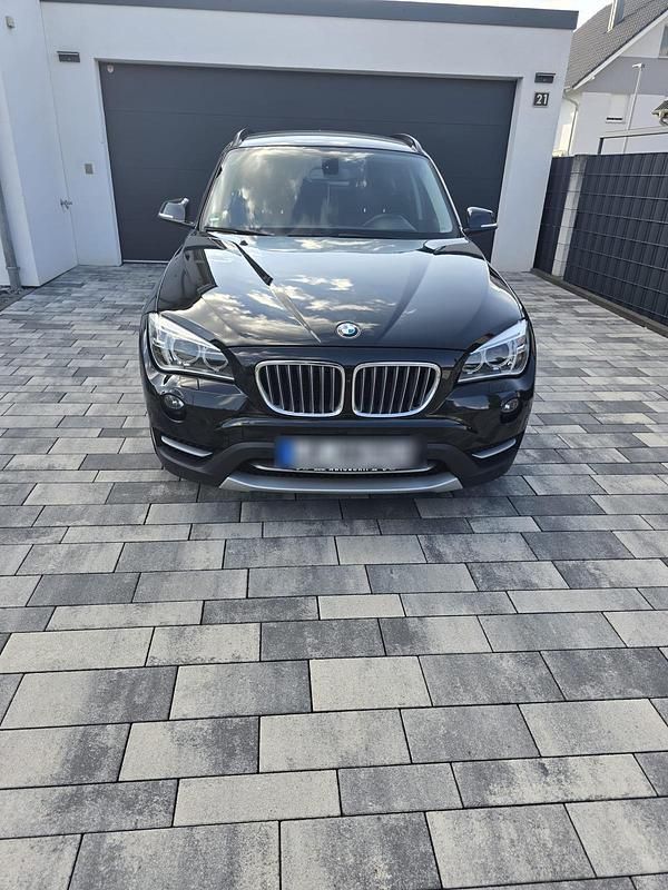 Schwarz Gebraucht 2013 BMW X1 SUV | 9.200 € (Superpreis) - Bild 1/4