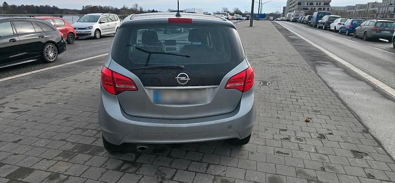 Gebraucht Opel Meriva 140 PS (102 kW) 2011 Silber Van / Kleinbus