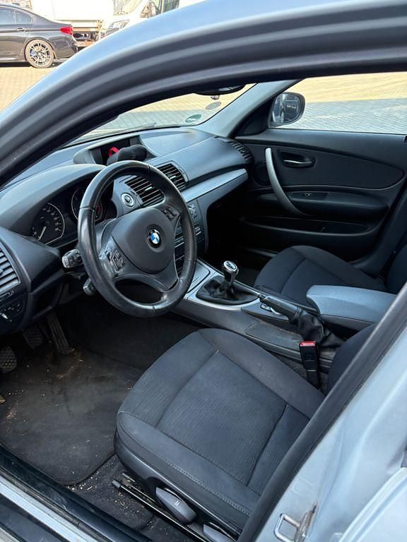 Usata BMW 118 143 CV (105 kW) 2009 Argento Utilitaria