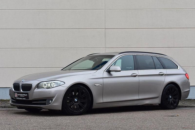 Gebraucht BMW 530 Performance 245 PS (180 kW) 2010 Kombi
