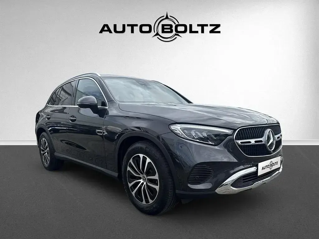 Gebraucht Mercedes GLC200 227 PS (166 kW) 2025 Grau SUV