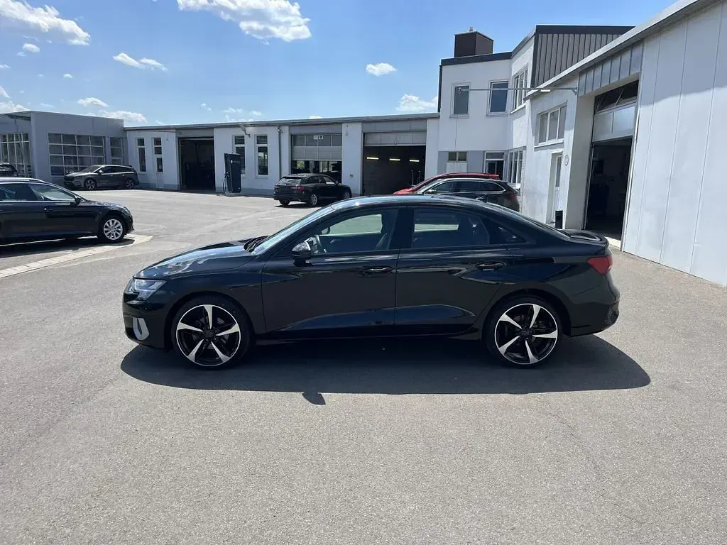 Gebraucht Audi A3 S-Line 204 PS (150 kW) 2022 Mythosschwarz Limousine