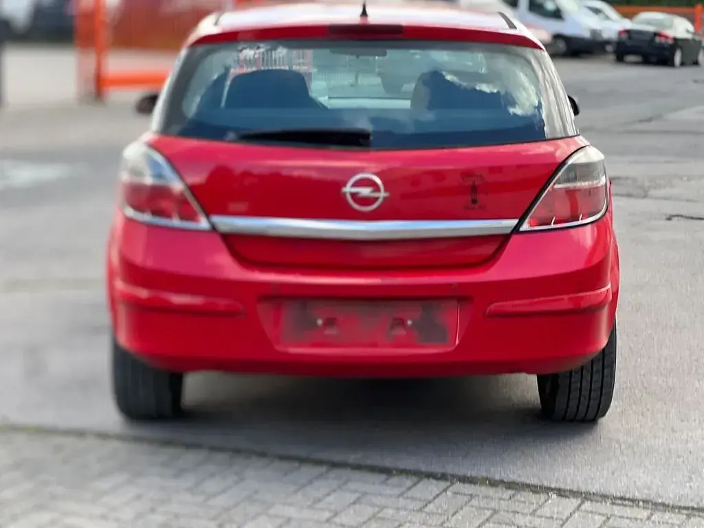 Brugt Opel Astra Basis 90 HK (66 kW) 2009 Rød Sedan