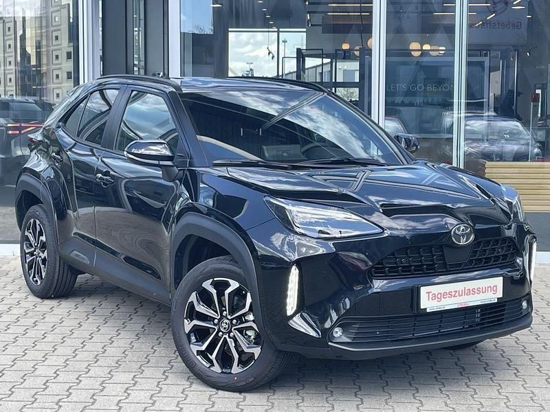 Neu Toyota Yaris Cross 131 PS (96 kW) 2026 Mysticschwarz mica SUV