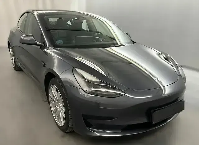 Usata Tesla Model 3 Standard Range Plus 239 kW (325 CV) 2021 Grigio Berlina