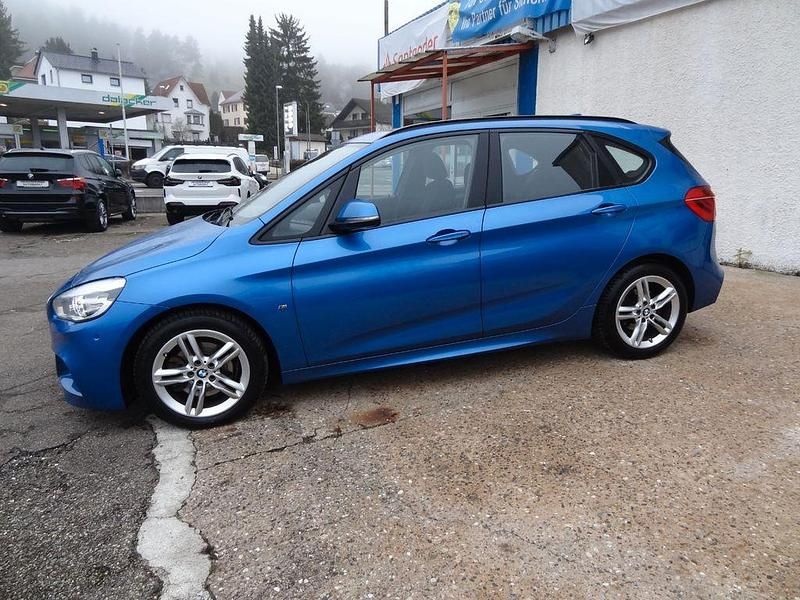 Gebraucht BMW 220 M Sport 190 PS (139 kW) 2017 Estorilblau 2 metallic Van / Kleinbus