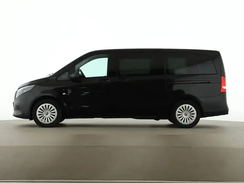 Gebraucht Mercedes Vito 163 PS (119 kW) 2025 Schwarz Van