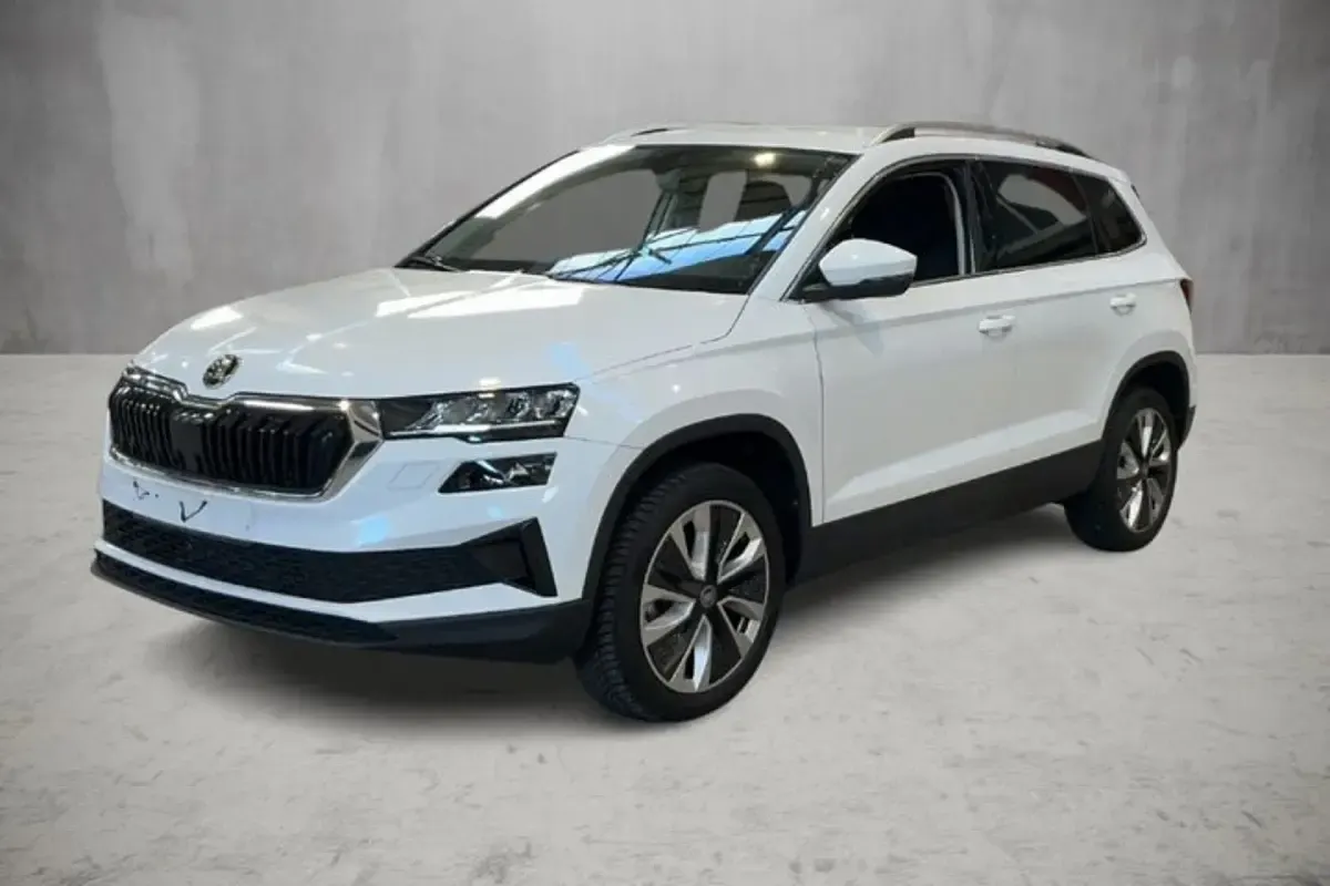 Gebraucht Skoda Karoq Selection 150 PS (110 kW) 2025 Moonweiß (metallic) SUV