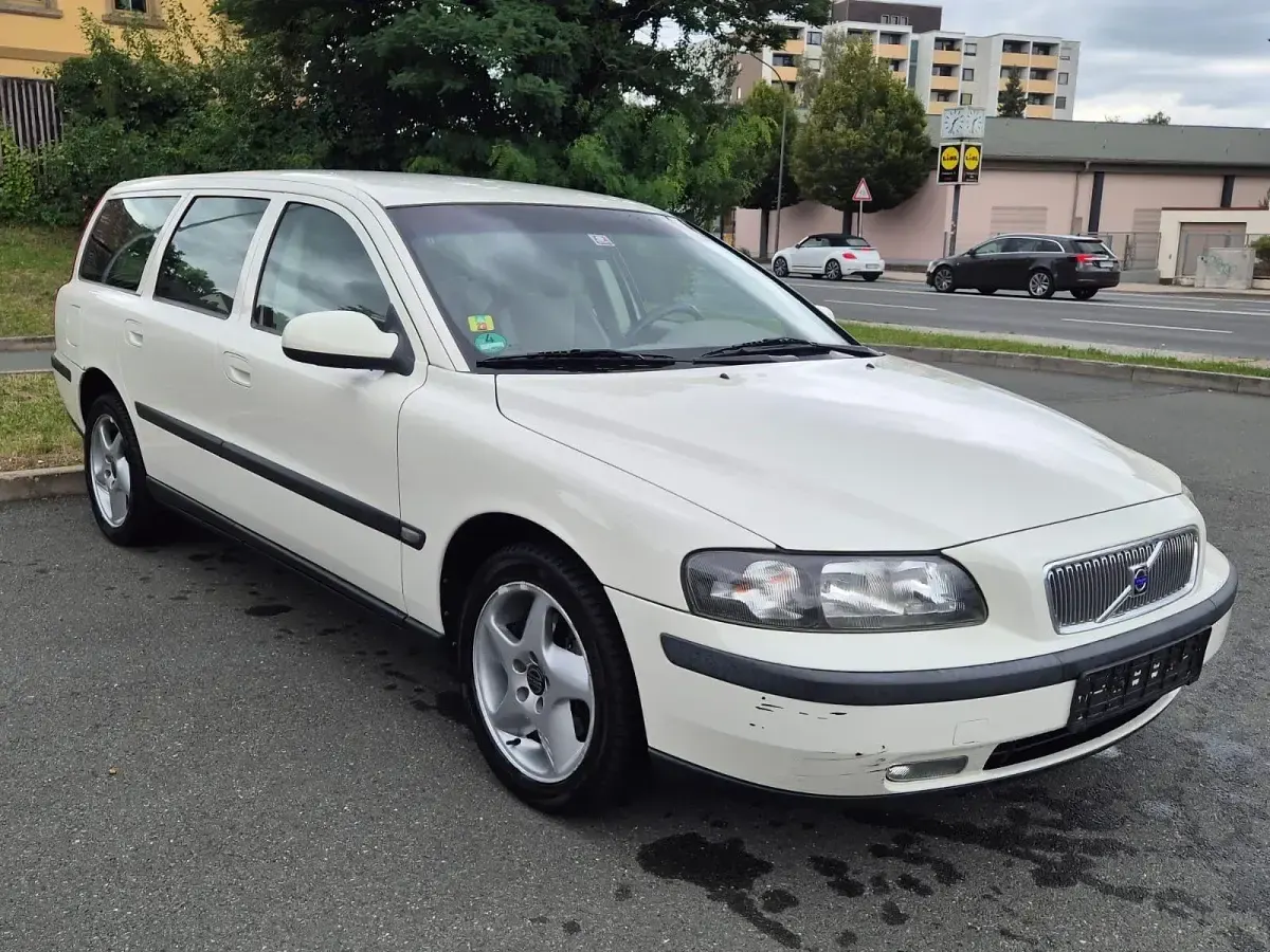 Gebraucht Volvo V70 140 PS (102 kW) 2001 Weiß Kombi