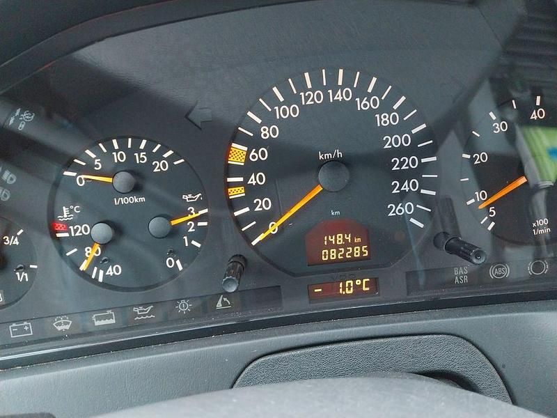 Gebraucht Mercedes SL320 231 PS (169 kW) 1998 Schwarz Cabrio