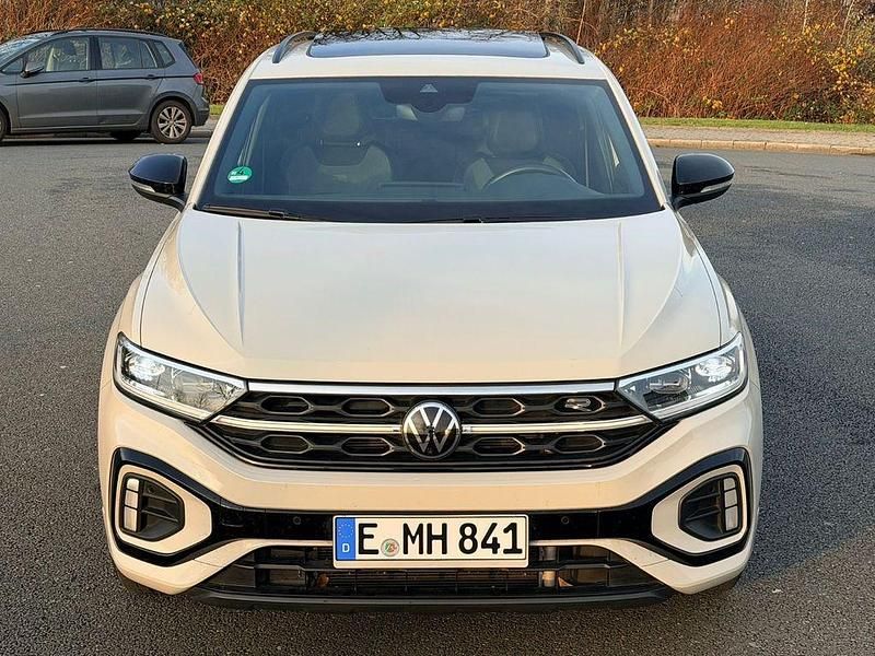 Beige Gebraucht 2024 VW T-Roc R-line SUV | 31.000 € (Etwas zu teuer) - Bild 1/4