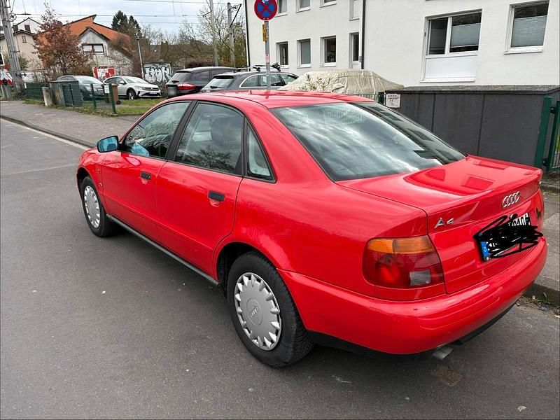 Gebraucht Audi A4 125 PS (91 kW) 1996 Rot Limousine