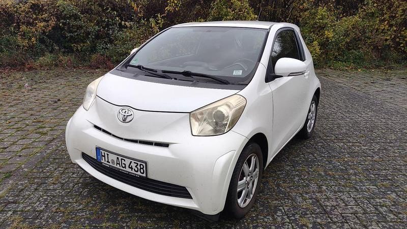 Weiß Gebraucht 2009 Toyota iQ Kleinwagen | 2.500 € (Superpreis) - Bild 1/4