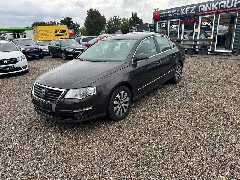 Braun Gebraucht 2010 VW Passat Limousine | 4.390 € (Fairer Preis) - Bild 1/4